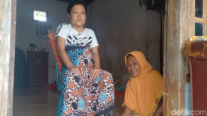 mukarromah warga bangkalan yang memiliki anak dengan leher putus