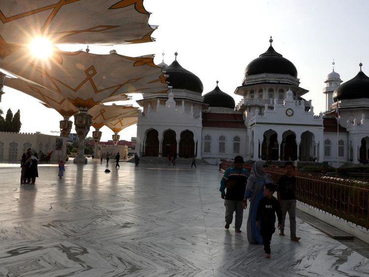 Ngabuburit di Masjid Raya Baiturrahman Aceh