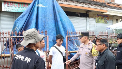 Penindakan terhadap sound system yang bakal dipakai pawai ogoh-ogoh saat pangerupukan jelang Nyepi Saka 1946. (Dok Pemkot Denpasar)