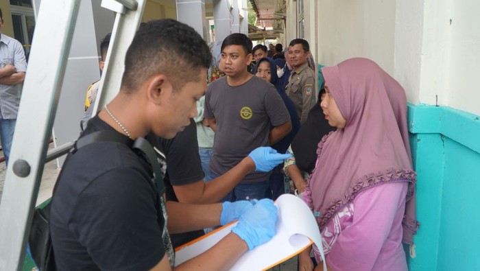 Polisi mengambil keterangan saksi terkait kebakaran di RSUD Dunda Limboto, Gorontalo.