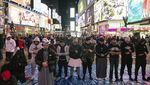 Potret Salat Tarawih di Tengah Gemerlap Times Square New York