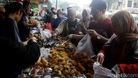 Pasar musiman selama bulan suci Ramadan tersebut sudah ada sejak 1985 hingga sekarang.