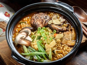 8 Rekomendasi Ramen Halal Terbaru di Surabaya
