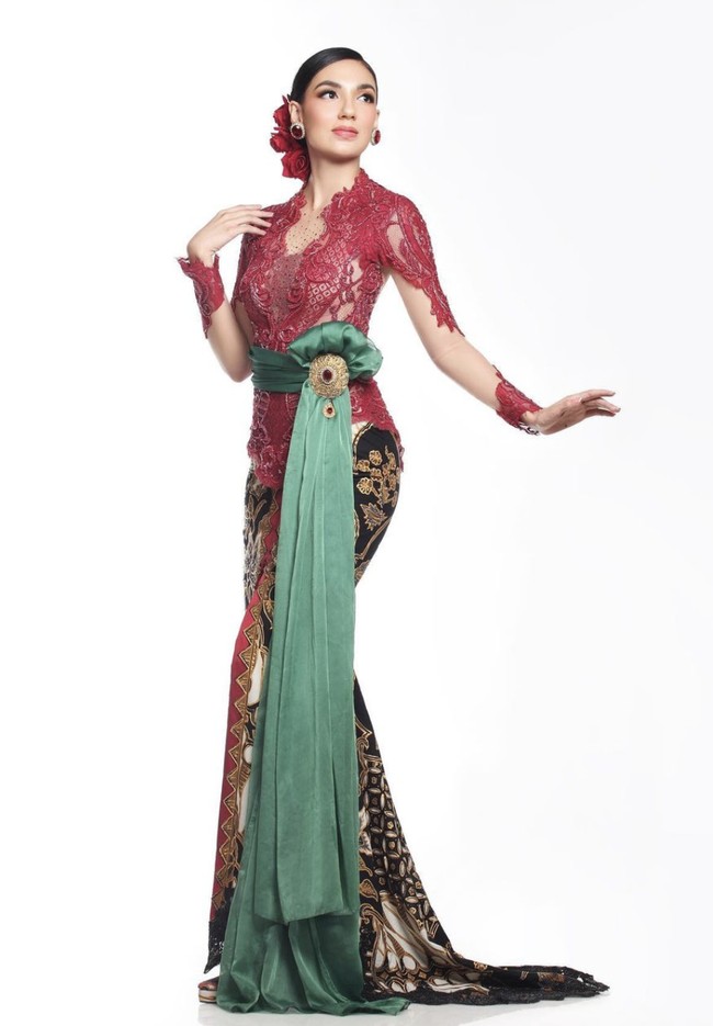 Ghina adalah lulusan Universitas Indonesia. Ia mengambil jurusan hukum dan menyelesaikan kuliahnya pada tahun 2023 lalu. (Foto: Instagram/@ghinarai)