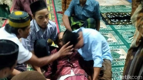 Seorang pria di Lombok Timur, NTB, meninggal saat menjadi imam salat tarawih.