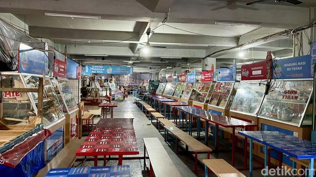 Suasana Kota Bandung hari pertama puasa Ramadan 2024.
