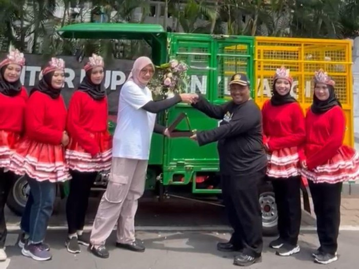 Tempat Pembuangan Sampah Reduce, Reuse, Recycle (TPS 3R) Tembokrejo Banyuwangi raiih piala Adipura