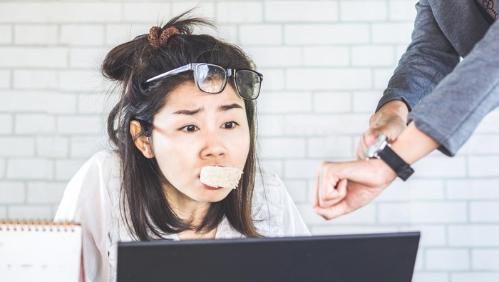 Hindari! Kesalahan Berbuka Ini Bikin Lemes dan Ngantukan Saat Tarawih