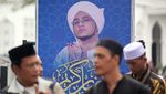 Anies dan Ribuan Orang Melayat Habib Hasan Bin Jafar Assegaf