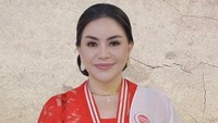 Anisa Bahar merupakan salah satu artis yang gagal lolos ke Senayan. Ia semakin disorot karena sempat mengaku telah mengeluarkan biaya Rp 5 miliar untuk kampanye. Foto: Instagram @anisa_bahar_new