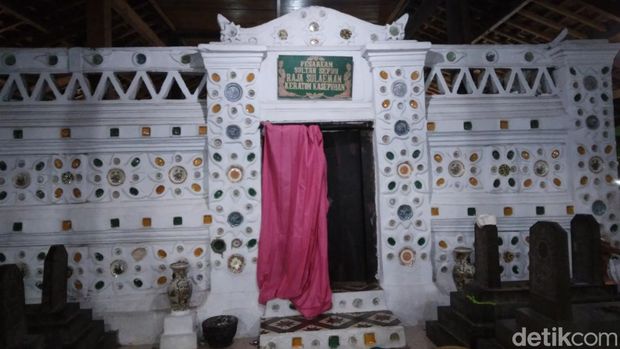 Astana Gunung Sembung Kabupaten Cirebon