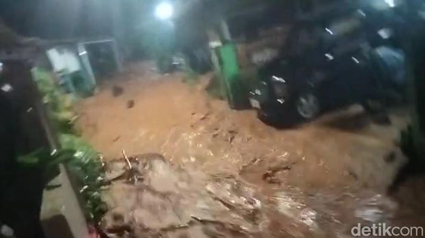 Banjir bandang di Pekalongan, Rabu (13/3/2024).