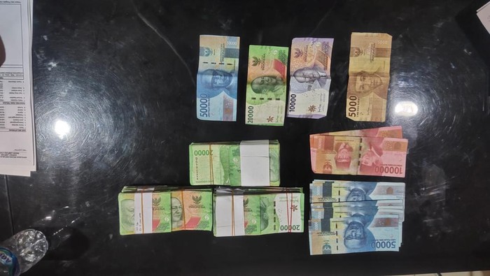 Barang bukti uang palsu di Lampung Utara.