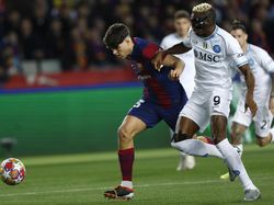 Pau Cubarsi: Debut Liga Champions, Lolos dari Penalti, Jadi Pemain Terbaik