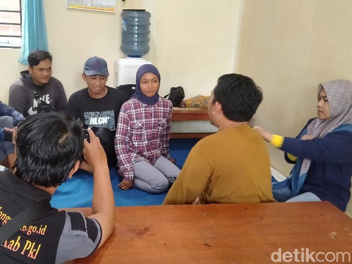 Belasan atlet curhat soal bonus saat mendatangi Kantor PWI Kabupaten Pekalongan, Rabu (13/3/2024).