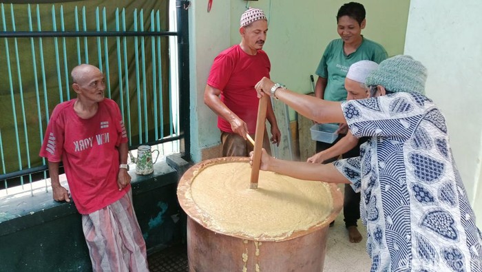 Berburu Bubur Muhdhor Tuban di Bulan Ramadan