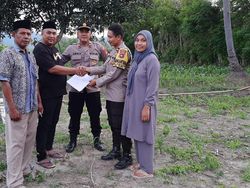 Keikhlasan Aipda Deny Wakafkan Tanah untuk TPU di Sumbawa