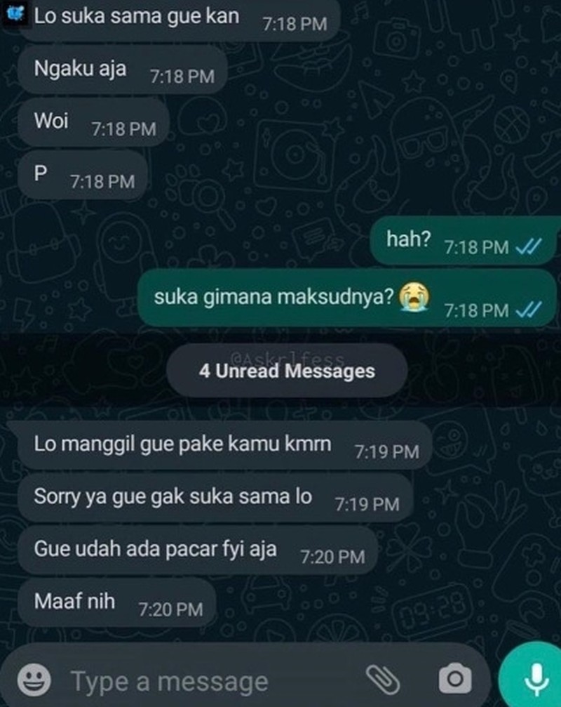 Chat nggak jelas ini benar-benar menguji kesabaran. Pede boleh, kepedean jangan.