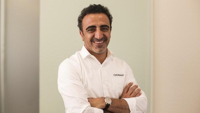 Chobani Inc. founder Hamdi Ulukaya poses for a portrait in the company headquarters in New York, December 13, 2012.   REUTERS/Lucas Jackson