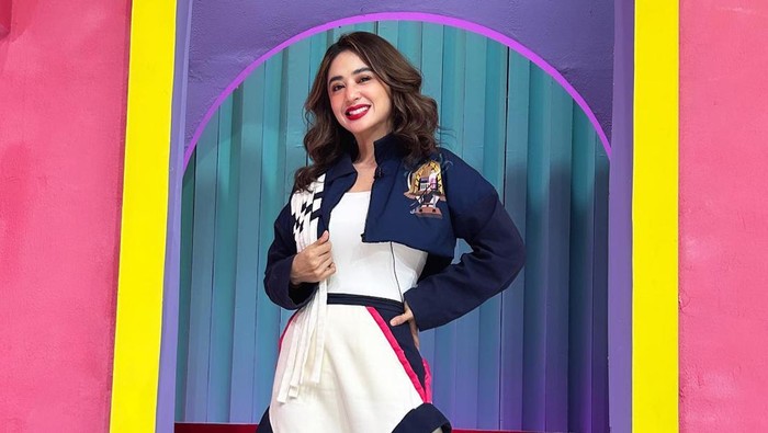 Dewi Perssik