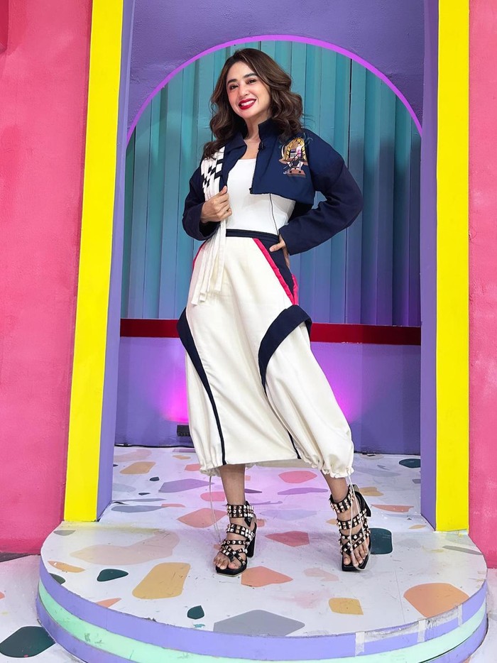 Dewi Perssik Dewi Perssik