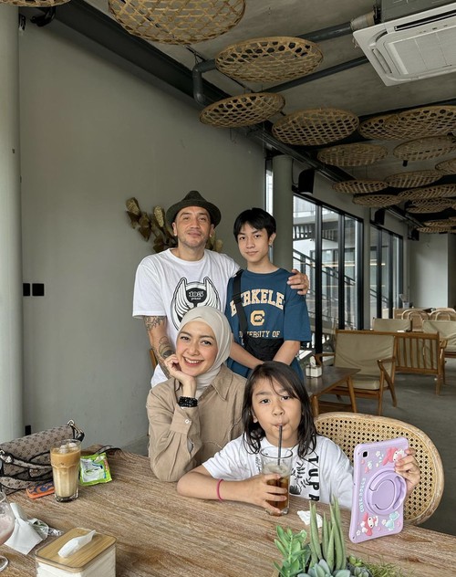 Gary Iskak Hobi Kulineran Bareng Keluarga dan Geng Motor, Ini Potretnya