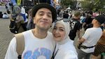Potret Seru Gary Iskak Kulineran Bareng Keluarga dan Geng Motor