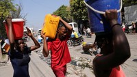 Haiti tengah bergejolak saat geng-geng bersenjata berat menguasai jalan-jalan di ibu kota Haiti, Port-au-Prince, dalam beberapa hari terakhir.   