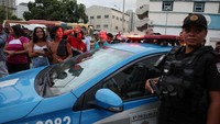 Penyandera menyerah setelah agen-agen dari pasukan elit Batalyon Operasi Khusus dikerahkan ke lokasi kejadian untuk melakukan negosiasi. Petugas telah menutup stasiun bus tersebut setelah mengevakuasi seluruh karyawan dan penumpang, yang berjumlah ratusan orang di luar stasiun sementara polisi mencoba berunding dengan pria bersenjata tersebut.