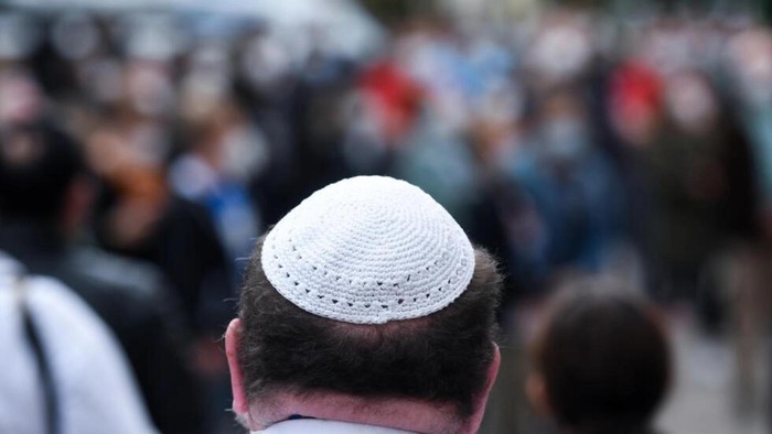 Photo illustration: A US delegation has cut short its visit to Saudi Arabia after one of its members, Orthodox Rabbi Abraham Cooper, was asked to remove his Jewish head covering, or kippah © Ina FASSBENDER / AFP/File