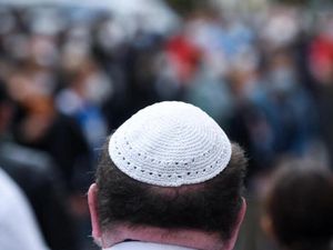 Mengenal Kippah, Peci Khas Orang Yahudi yang Bikin AS-Arab Saudi Bersitegang