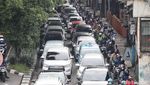 Potret Jakarta Kembali Macet di Hari Kedua Ramadan