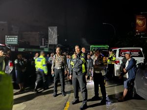 Banjir Bangkalan Belum Bisa Dilewati, Polisi: Ketinggian Masih 1 Meter