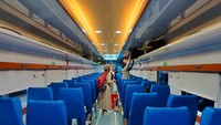 Tak ketinggalan, modifikasi juga dilakukan pada toilet. Kini dihadirkan dengan nuansa yang lebih mewah dan menggunakan toilet duduk. Kemudian tersedia juga tempat ibadah di kereta restorasi - Foto: Dok. KAI