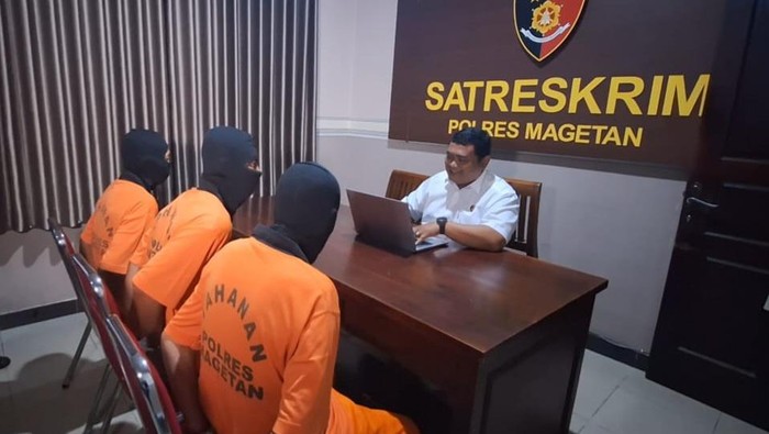 Kades di Magetan judi saat Ramadan