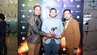 Transformasi digital JEC Group mencakup berbagai inisiatif yang bertujuan untuk meningkatkan efisiensi dan kualitas layanan. Sebagai langkah progresif dalam menghadapi revolusi digital, JEC Group telah meluncurkan inisiatif transformasi digital yang dirancang untuk mempercepat pelayanan, meningkatkan akurasi diagnosis, dan memberikan kenyamanan kepada pasien.  