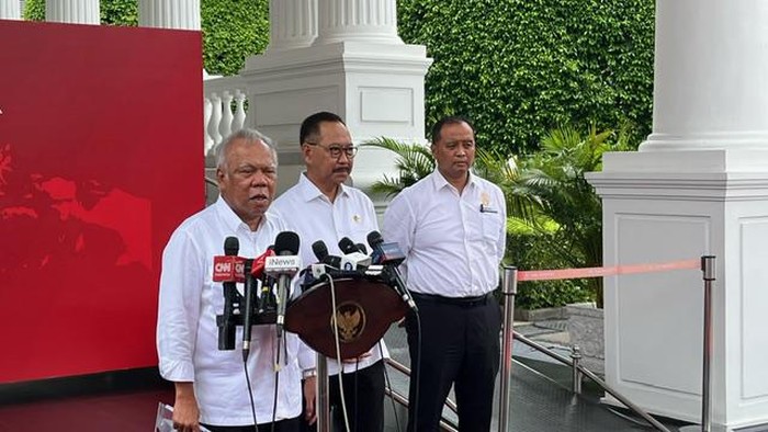 Konferensi pers Menteri PUPR usai rapat dengan Jokowi di Istana (Eva/detikcom)