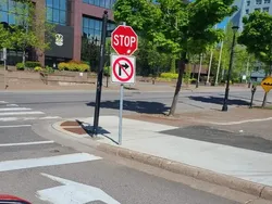 Deretan Desain yang Bikin Gregetan Karena Tidak Sesuai