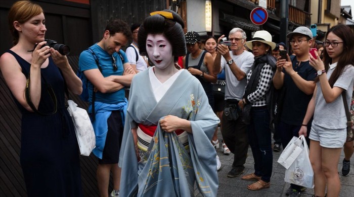 Kyoto akan melarang turis mengunjungi distrik Geisha akibat perilaku tak terkendali