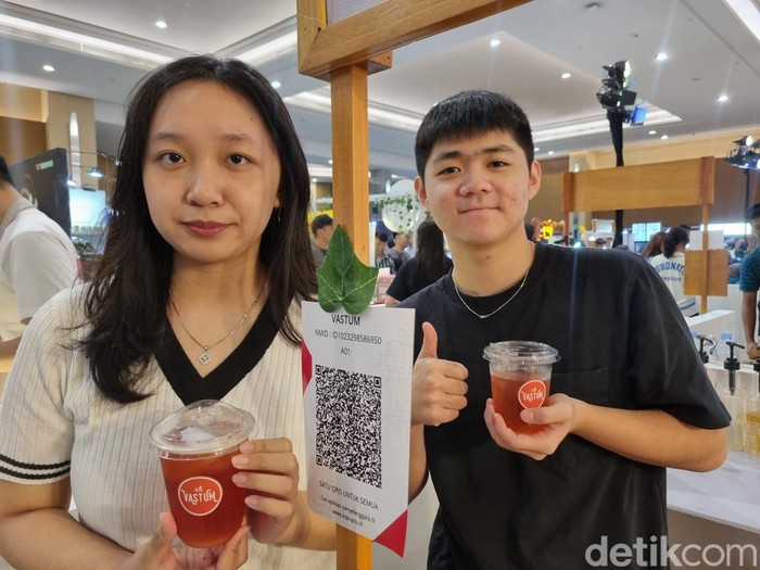 Mahasiswa UC Surabaya Olah Daun Kopi Jadi Minuman Teh
