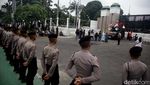 Massa Dua Kubu Terkait Pemilu 2024 Berunjuk Rasa di Depan DPR