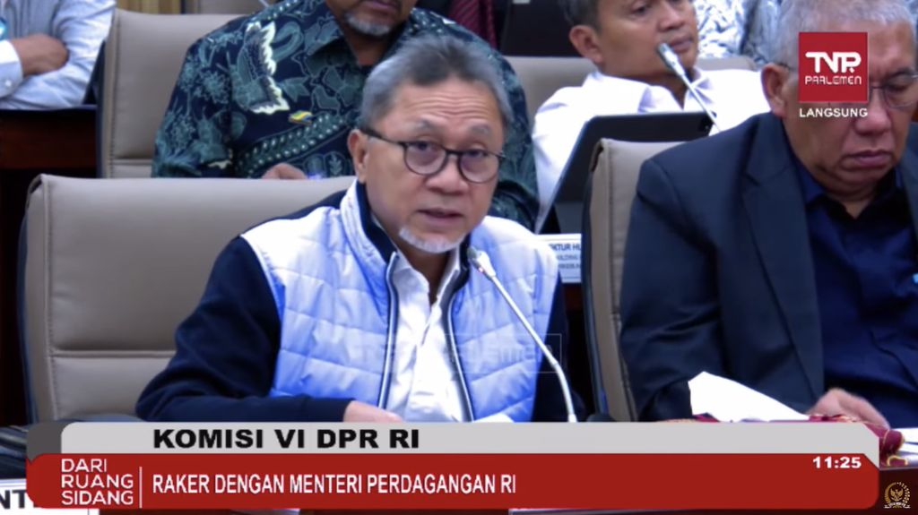 Menteri Perdagangan, Zulkifli Hasan saat memberikan pemaparan di DPR RI. (Tangkapan layar Youtube DPR RI)