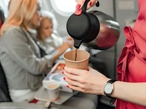 Pikir-Pikir Lagi Pesan Kopi dalam Penerbangan
