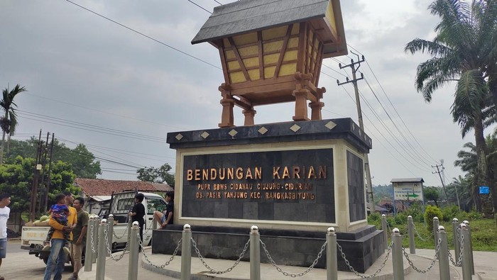 Ngabuburit di Bendungan Karian, Lebak, Banten (Fathul/detikcom)