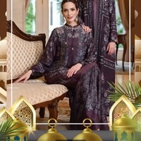 Berpose bersama, pesona pasangan ibu dan anak ini memang berhasil bikin terpana. Mikhayla pun semakin besar terlihat semakin cantik saingi sang mama. Foto: Instagram/@ramadhaniabakrie