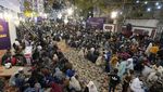 Ramainya Makan Sahur Gratis di Karachi Pakistan