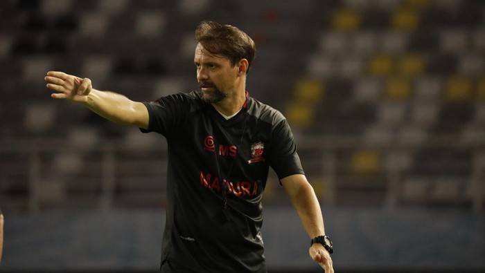 Pelatih Madura United Mauricio Souza
