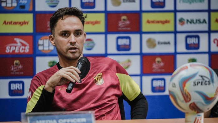 Pelatih Persebaya Paul Munster