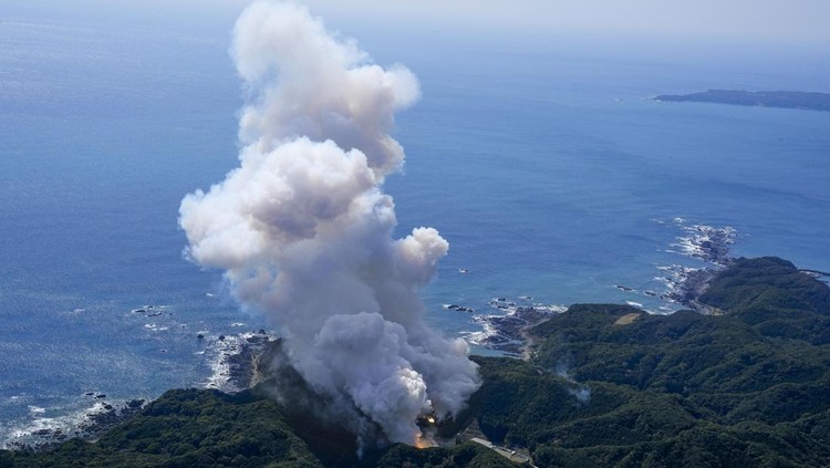 Japans Space Ones small, solid-fueled Kairos rocket exploded shortly after its inaugural launch at Space Ones launching pad on the tip of Kii peninsula in Kushimoto town, Wakayama prefecture, Japan March 13, 2024, in this photo taken by Kyodo. Mandatory credit Kyodo via REUTERS ATTENTION EDITORS - THIS IMAGE WAS PROVIDED BY A THIRD PARTY. MANDATORY CREDIT. JAPAN OUT. NO COMMERCIAL OR EDITORIAL SALES IN JAPAN