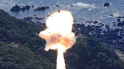 Detik-detik Roket Jepang Meledak Sesaat Peluncuran Menuju Orbit